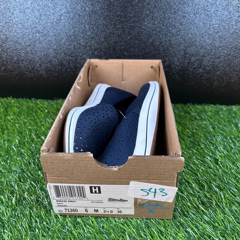 Clarks Breeze Emily Cloudsteppers Womens Size 6 Navy Blue Perforated Slip On